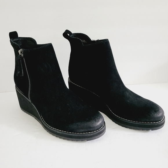 NEW Sofft Emeline Black Waterproof Suede Wedge Bootie Size 7.5 - Picture 1 of 7